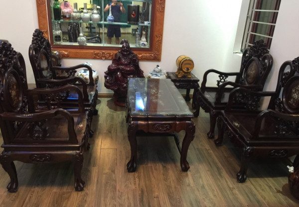 Mua bàn ghế gỗ cũ giá rẻ tphcm đảm bảo chất lượng, uy tín