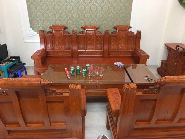 Bàn ghế gỗ phòng khách giá rẻ