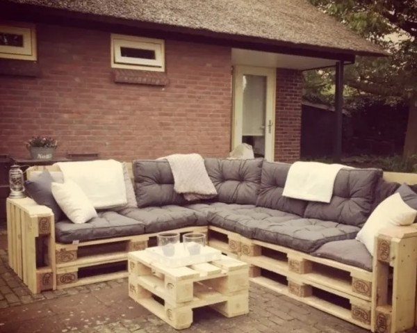 Sofa gỗ đơn giản