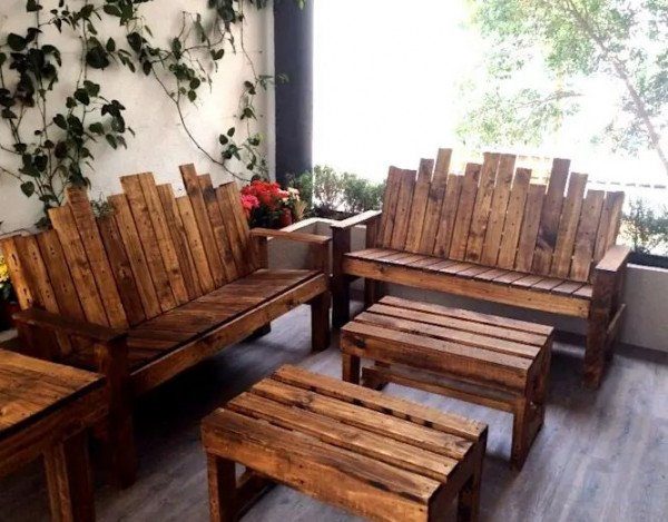 Sofa gỗ đơn giản
