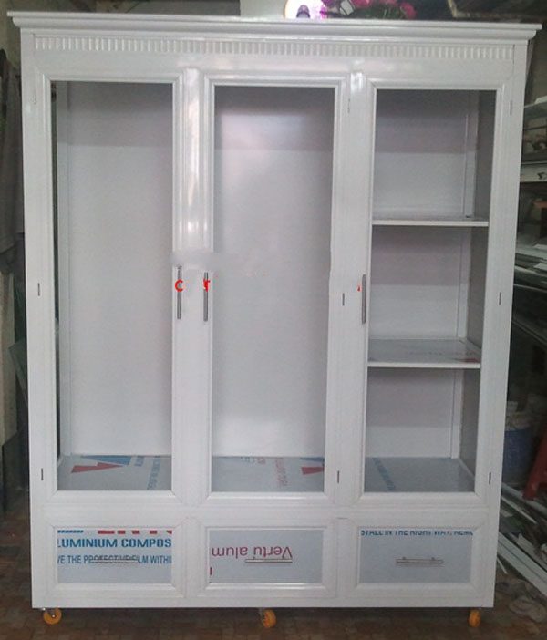2. Tủ quần áo nhôm kính màu trắng sứ