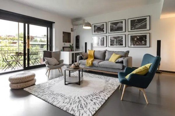 Thảm trải sàn phòng khách