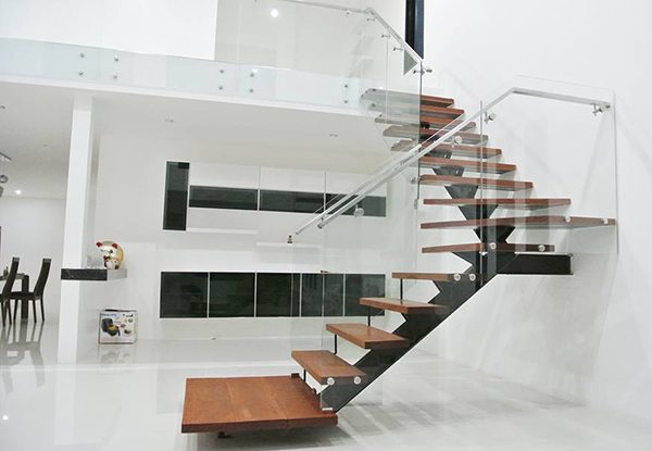 Mẫu Cầu Thang Kính Cường Lực đẹp