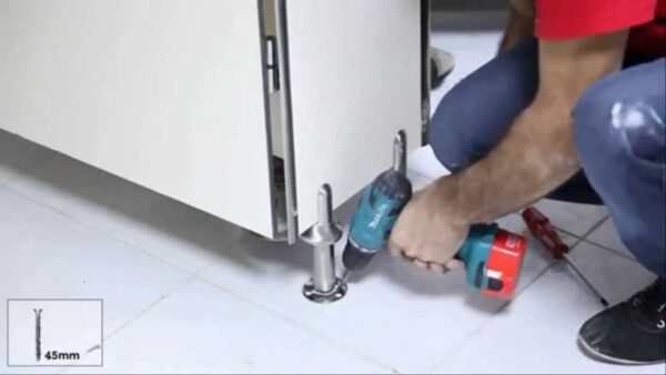 Quy Trình Thi Công Vách Ngăn Vệ Sinh Đúng Chuẩn Từng Centimet