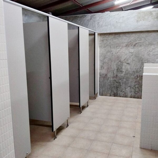 Quy Trình Thi Công Vách Ngăn Vệ Sinh Đúng Chuẩn Từng Centimet