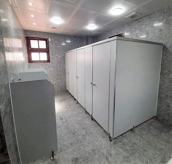 Vách Ngăn Vệ Sinh Bằng Nhựa - Ưu, Nhược Điểm Và Phân Loại Cụ Thể
