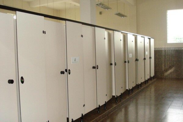 Vách Ngăn Vệ Sinh Chịu Nước Cao Cấp - Cấu Tạo Và Đặc Tính Kĩ Thuật