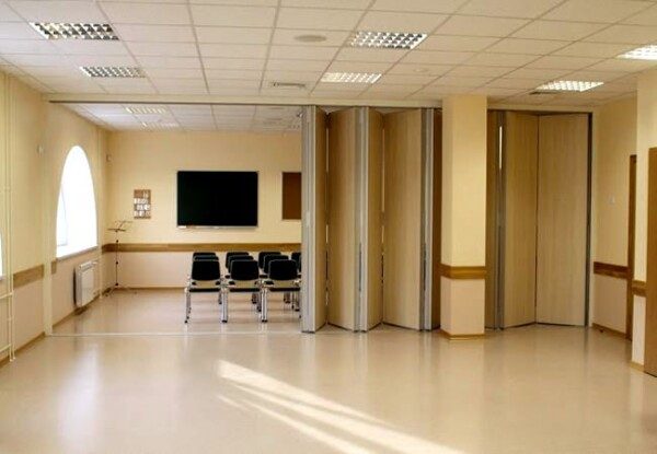 Vách ngăn di động "ĐẸP - BỀN", 5 lý do nên sử dụng vách ngăn di động