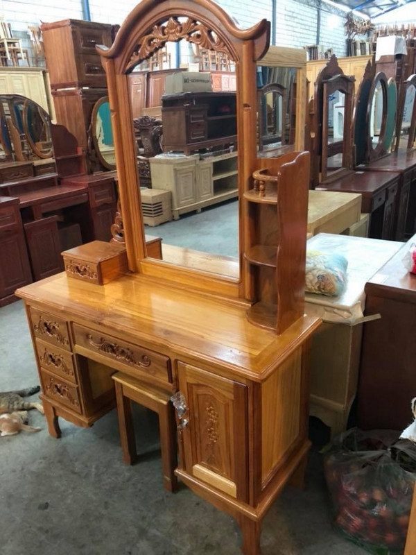 Bàn trang điểm gỗ tự nhiên