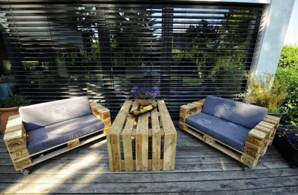 Sofa gỗ đơn giản